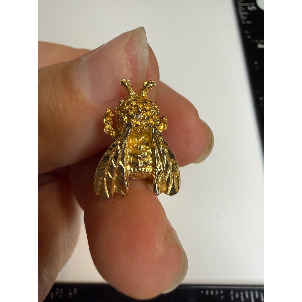 Gold Tone Honey Bee Brooch Textured Insect Bug Lapel Pin Accessory